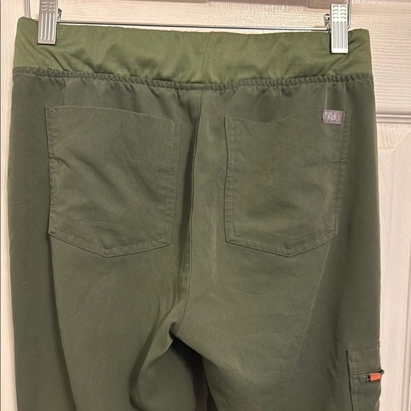 Figs Green Cargo Pants with Elastic Waistband #84 - Picture 4 of 10